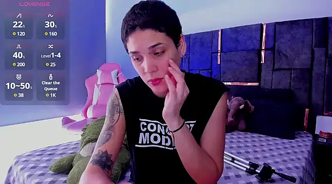 Snapshot of Charlee_pink chatting on March 10, 2025, 6:56 pm Charlee pink online show from March 10, 2025, 6:56 pm