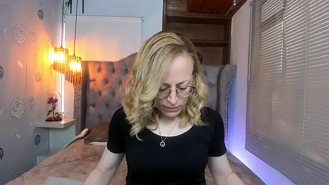 Snapshot of SammySanders chatting on January 18, 2025, 12:04 pm SammySanders online show from January 18, 2025, 12:04 pm