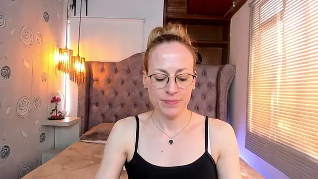 Snapshot of SammySanders chatting on February 6, 2025, 7:40 pm SammySanders online show from February 6, 2025, 7:40 pm