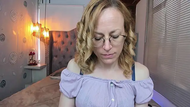 Snapshot of SammySanders chatting on March 15, 2025, 12:24 pm SammySanders online show from March 15, 2025, 12:24 pm