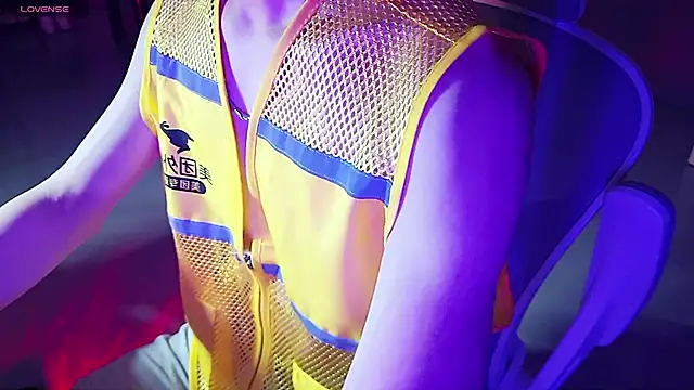 Snapshot of FEIYU001 chatting on January 13, 2025, 2:32 pm FEIYU001 online show from January 13, 2025, 2:32 pm