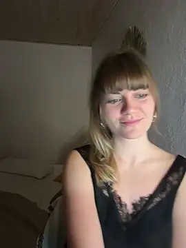 Snapshot of Milla__one chatting on January 2, 2025, 7:18 pm Milla  one online show from January 2, 2025, 7:18 pm