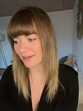 Snapshot of Milla__one chatting on January 7, 2025, 7:42 am Milla  one online show from January 7, 2025, 7:42 am