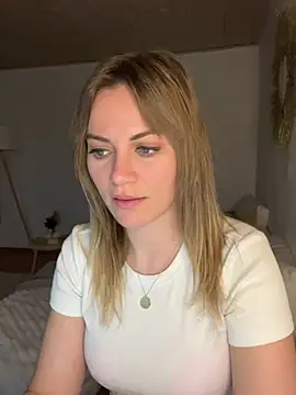 Snapshot of Milla__one chatting on January 20, 2025, 3:50 pm Milla  one online show from January 20, 2025, 3:50 pm