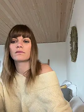 Snapshot of Milla__one chatting on February 6, 2025, 9:32 am Milla  one online show from February 6, 2025, 9:32 am