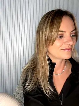 Snapshot of Milla__one chatting on September 10, 2025, 9:31 am Milla  one online show from September 10, 2025, 9:31 am