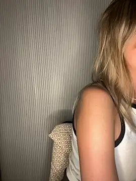 Snapshot of Milla__one chatting on September 19, 2025, 7:14 pm Milla  one online show from September 19, 2025, 7:14 pm