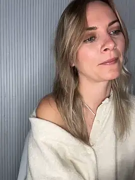 Snapshot of Milla__one chatting on October 15, 2025, 7:41 am Milla  one online show from October 15, 2025, 7:41 am