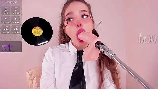 Snapshot of LosAlicee chatting on October 22, 2025, 7:02 pm LosAlicee online show from October 22, 2025, 7:02 pm