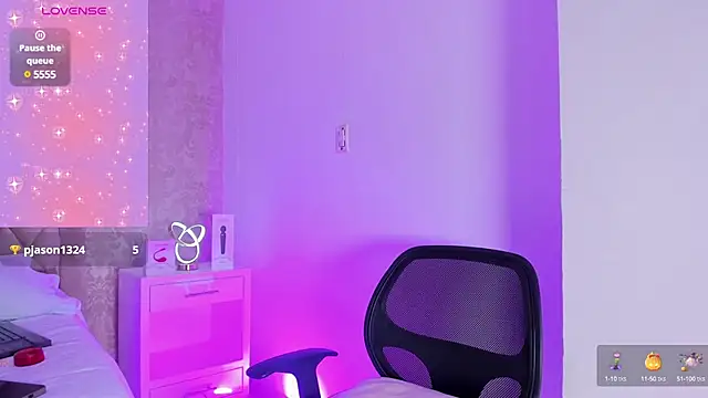 Snapshot of LiaFlowers chatting on January 28, 2025, 1:29 am LiaFlowers online show from January 28, 2025, 1:29 am