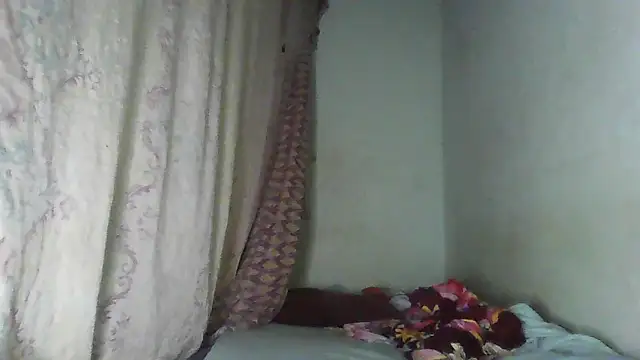 Snapshot of thasmyni chatting on March 12, 2025, 5:35 am thasmyni online show from March 12, 2025, 5:35 am