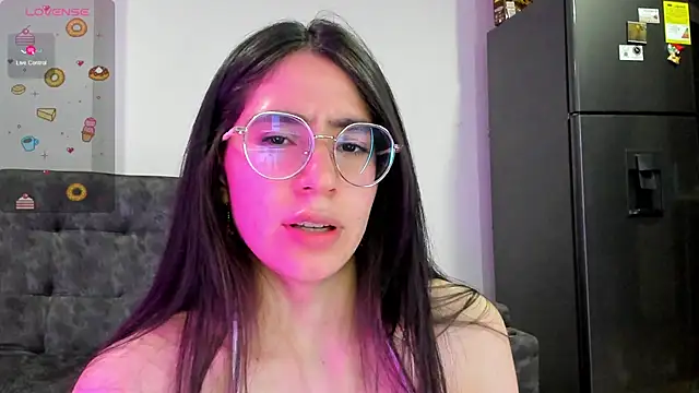 Snapshot of emmadiaz1 chatting on January 16, 2025, 3:34 am emmadiaz1 online show from January 16, 2025, 3:34 am