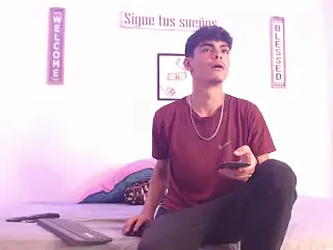 Snapshot of harrytomson_1 chatting on December 27, 2024, 5:42 am harrytomson 1 online show from December 27, 2024, 5:42 am