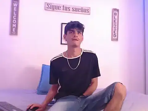 Snapshot of harrytomson_1 chatting on December 30, 2024, 8:54 am harrytomson 1 online show from December 30, 2024, 8:54 am