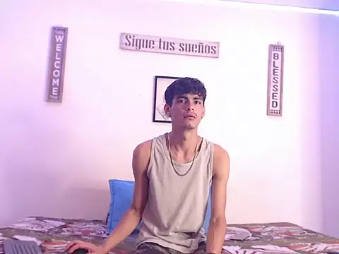 Snapshot of harrytomson_1 chatting on January 21, 2025, 6:54 am harrytomson 1 online show from January 21, 2025, 6:54 am