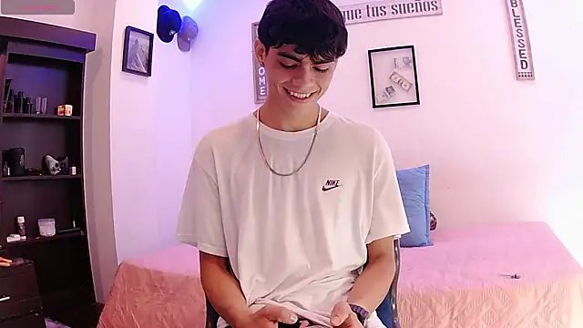 Snapshot of harrytomson_1 chatting on September 9, 2025, 3:55 pm harrytomson 1 online show from September 9, 2025, 3:55 pm