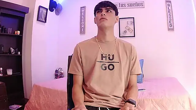 Snapshot of harrytomson_1 chatting on September 11, 2025, 6:08 pm harrytomson 1 online show from September 11, 2025, 6:08 pm