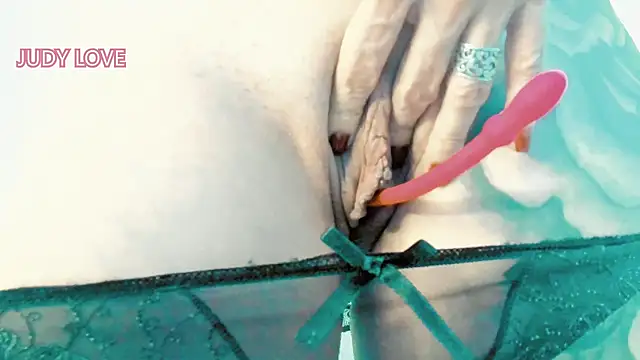 Snapshot of Sweet_Apple01 chatting on February 12, 2025, 7:56 pm Sweet Apple01 online show from February 12, 2025, 7:56 pm