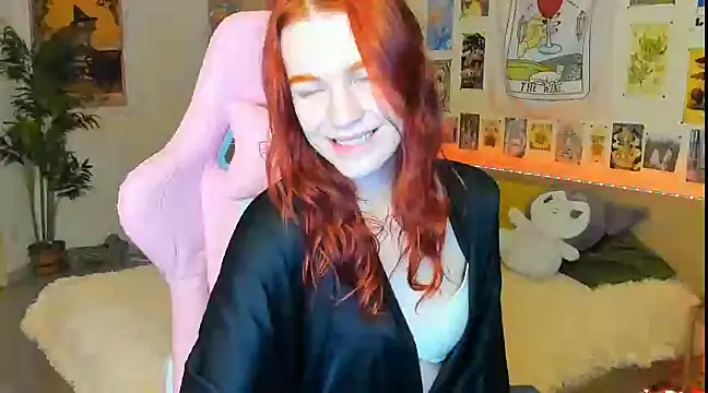 Snapshot of Sunny_Elly chatting on December 10, 2024, 5:39 am Sunny Elly online show from December 10, 2024, 5:39 am