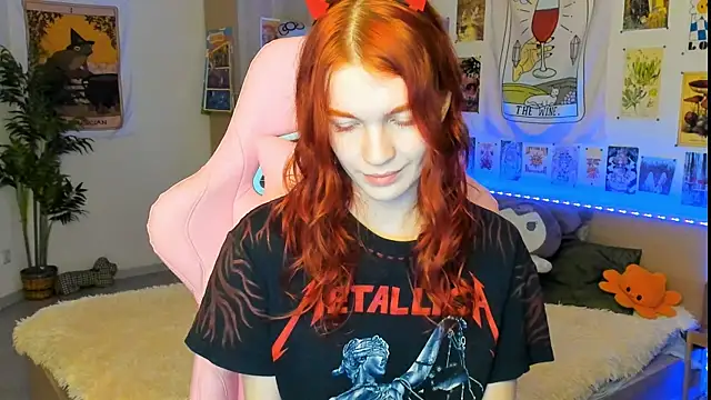 Snapshot of Sunny_Elly chatting on December 13, 2024, 5:49 am Sunny Elly online show from December 13, 2024, 5:49 am