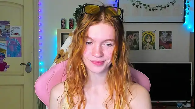 Snapshot of Sunny_Elly chatting on October 10, 2025, 8:57 am Sunny Elly online show from October 10, 2025, 8:57 am