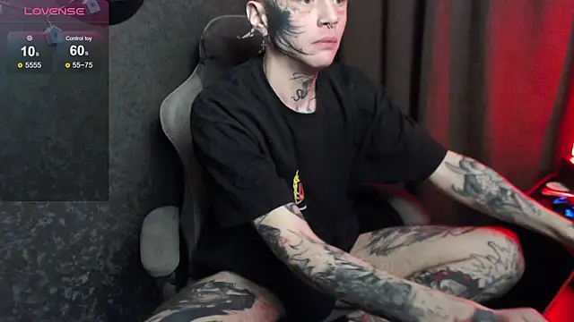 Snapshot of lonelycrystal chatting on January 23, 2025, 12:19 pm lonelycrystal online show from January 23, 2025, 12:19 pm