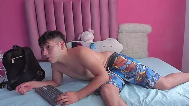 Snapshot of JustiinJazmin chatting on January 13, 2025, 7:42 pm JustiinJazmin online show from January 13, 2025, 7:42 pm