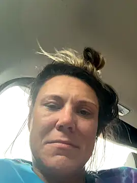 Snapshot of hotNReady6969 chatting on October 6, 2025, 9:23 pm hotNReady6969 online show from October 6, 2025, 9:23 pm