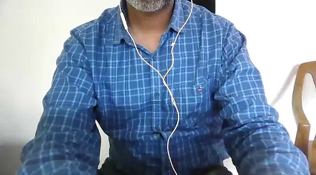 Snapshot of urbrownbunny chatting on March 20, 2025, 11:05 am urbrownbunny online show from March 20, 2025, 11:05 am