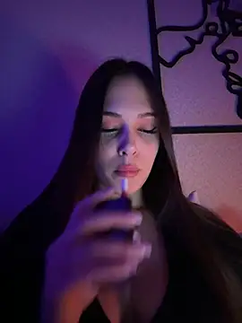 Snapshot of EricaWalls chatting on December 11, 2024, 9:01 pm EricaWalls online show from December 11, 2024, 9:01 pm