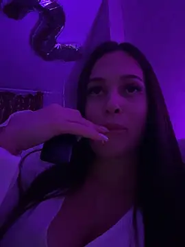 Snapshot of EricaWalls chatting on December 13, 2024, 10:02 pm EricaWalls online show from December 13, 2024, 10:02 pm