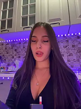 Snapshot of EricaWalls chatting on December 21, 2024, 9:36 pm EricaWalls online show from December 21, 2024, 9:36 pm