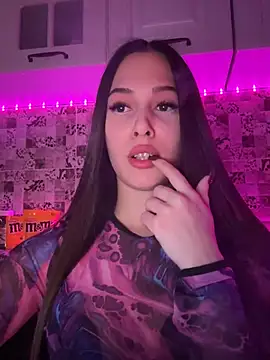 Snapshot of EricaWalls chatting on February 19, 2025, 7:38 pm EricaWalls online show from February 19, 2025, 7:38 pm