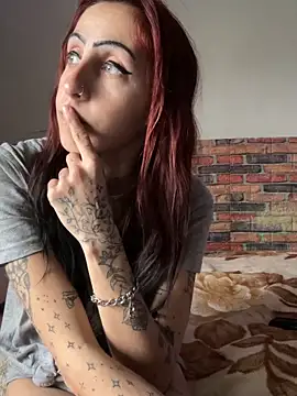 Snapshot of kriszy_baby chatting on February 14, 2025, 9:34 am kriszy baby online show from February 14, 2025, 9:34 am