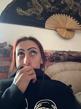 Snapshot of kriszy_baby chatting on March 20, 2025, 9:04 am kriszy baby online show from March 20, 2025, 9:04 am