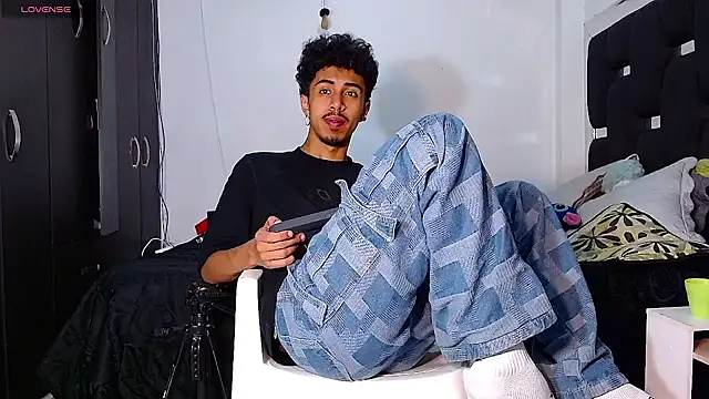 Snapshot of RyanRizzo chatting on January 8, 2025, 12:28 am RyanRizzo online show from January 8, 2025, 12:28 am