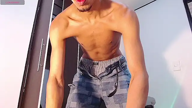 Snapshot of RyanRizzo chatting on January 16, 2025, 5:33 pm RyanRizzo online show from January 16, 2025, 5:33 pm