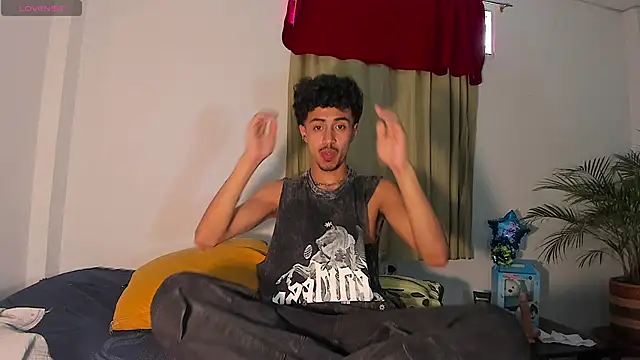 Snapshot of RyanRizzo chatting on March 3, 2025, 9:48 pm RyanRizzo online show from March 3, 2025, 9:48 pm