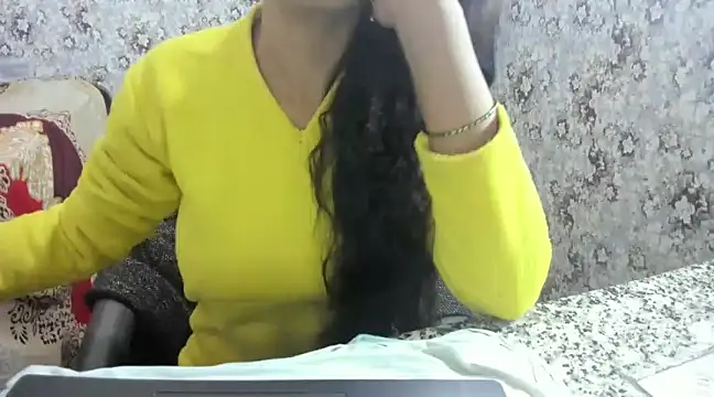 Snapshot of aarjulove chatting on January 8, 2025, 4:44 pm aarjulove online show from January 8, 2025, 4:44 pm