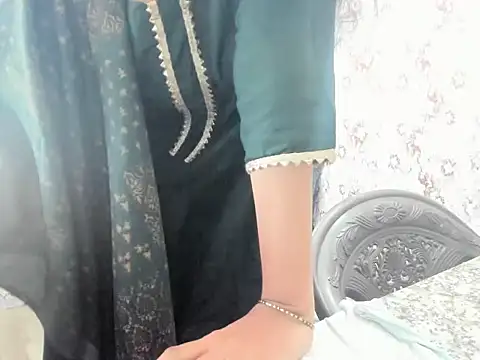 Snapshot of aarjulove chatting on January 29, 2025, 8:40 am aarjulove online show from January 29, 2025, 8:40 am