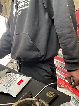 Snapshot of donnuozfutura chatting on February 25, 2025, 12:13 pm donnuozfutura online show from February 25, 2025, 12:13 pm