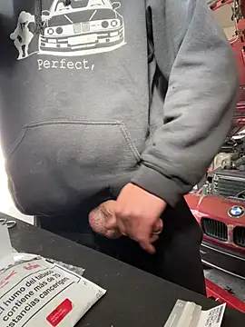 Snapshot of donnuozfutura chatting on March 4, 2025, 12:44 pm donnuozfutura online show from March 4, 2025, 12:44 pm