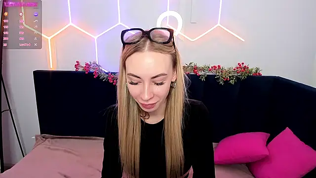 Snapshot of Diana_Garrett chatting on January 11, 2025, 8:54 am Diana Garrett online show from January 11, 2025, 8:54 am