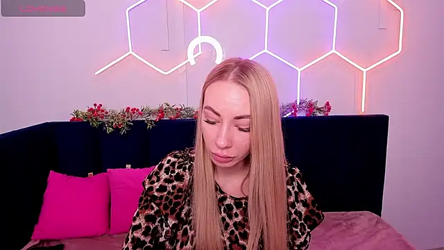 Snapshot of Diana_Garrett chatting on January 12, 2025, 8:57 am Diana Garrett online show from January 12, 2025, 8:57 am