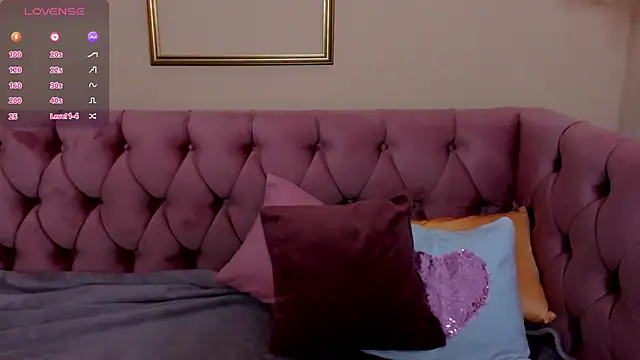 Snapshot of Diana_Garrett chatting on March 7, 2025, 8:56 am Diana Garrett online show from March 7, 2025, 8:56 am