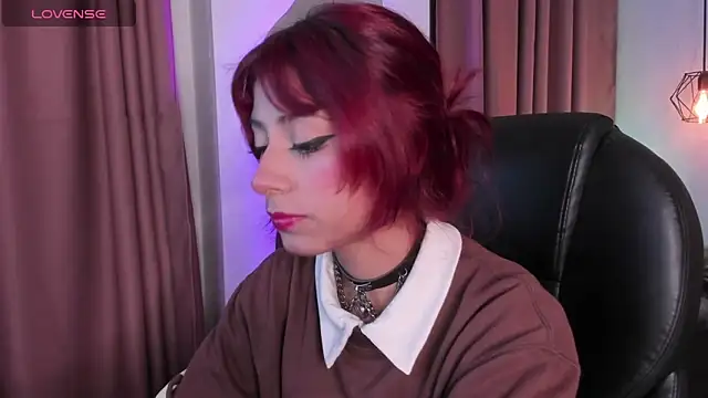 Snapshot of cloe__palmer chatting on March 13, 2025, 11:51 am cloe palmer online show from March 13, 2025, 11:51 am