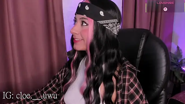 Snapshot of cloe__palmer chatting on October 16, 2025, 12:17 pm cloe palmer online show from October 16, 2025, 12:17 pm