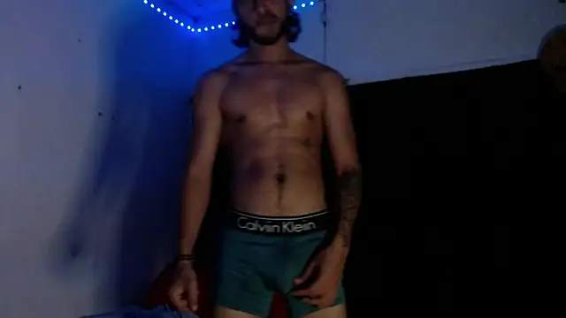 Snapshot of maxximus_100 chatting on December 17, 2024, 4:45 am maxximus 100 online show from December 17, 2024, 4:45 am