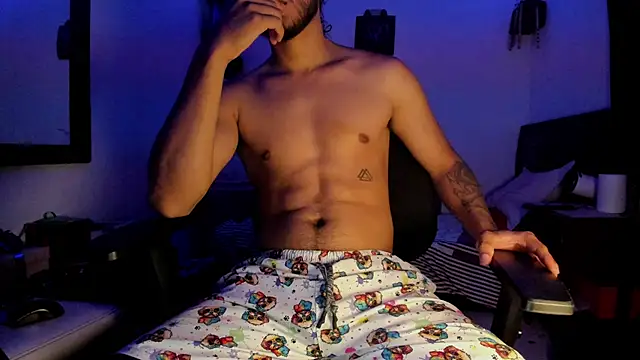 Snapshot of maxximus_100 chatting on March 12, 2025, 9:56 pm maxximus 100 online show from March 12, 2025, 9:56 pm