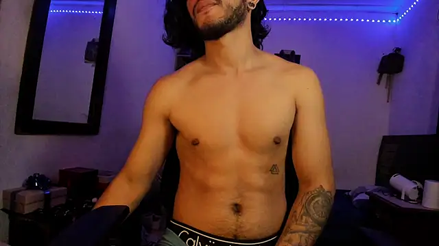 Snapshot of maxximus_100 chatting on March 15, 2025, 10:24 am maxximus 100 online show from March 15, 2025, 10:24 am